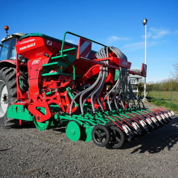 Semoir pneumatique combiné, AQUILA ACTIVE COMPACT, herse rotative et semoir Aquila, 3,00 mètres, AGRO-MASZ