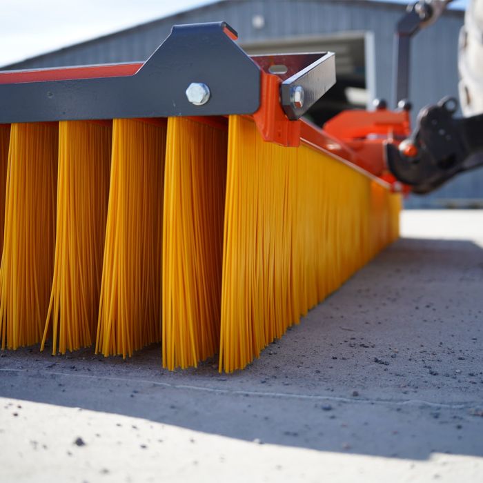 Balai pousseur ZL, de 1.50 à 3.00m, 7 ou 13 rangées de brosses polypropylène, MANUTOSORE