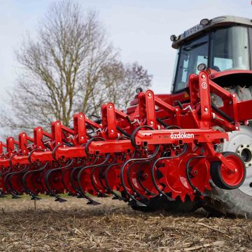 Bineuse bi-poutre repliable ACMK7-75, 6 rangs à 75cm équipé de 5 dents par élément, protège plant, ÖZDÖKEN