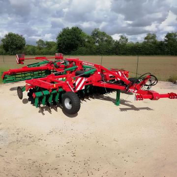 Déchaumeur à disques BTCH, de 5.00 ou 6.00 mètres, châssis trainé version repliable, AGRO-MASZ