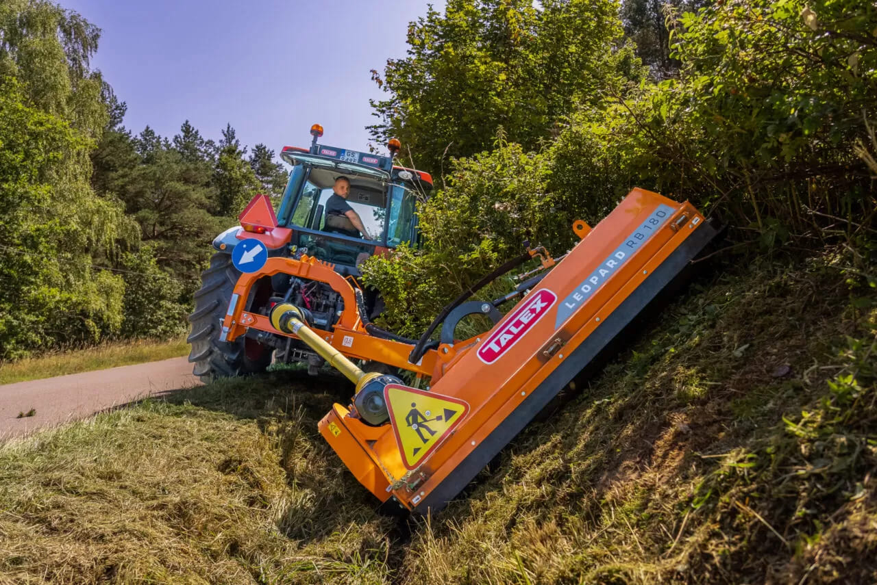Broyeur Leopard incliné au travail