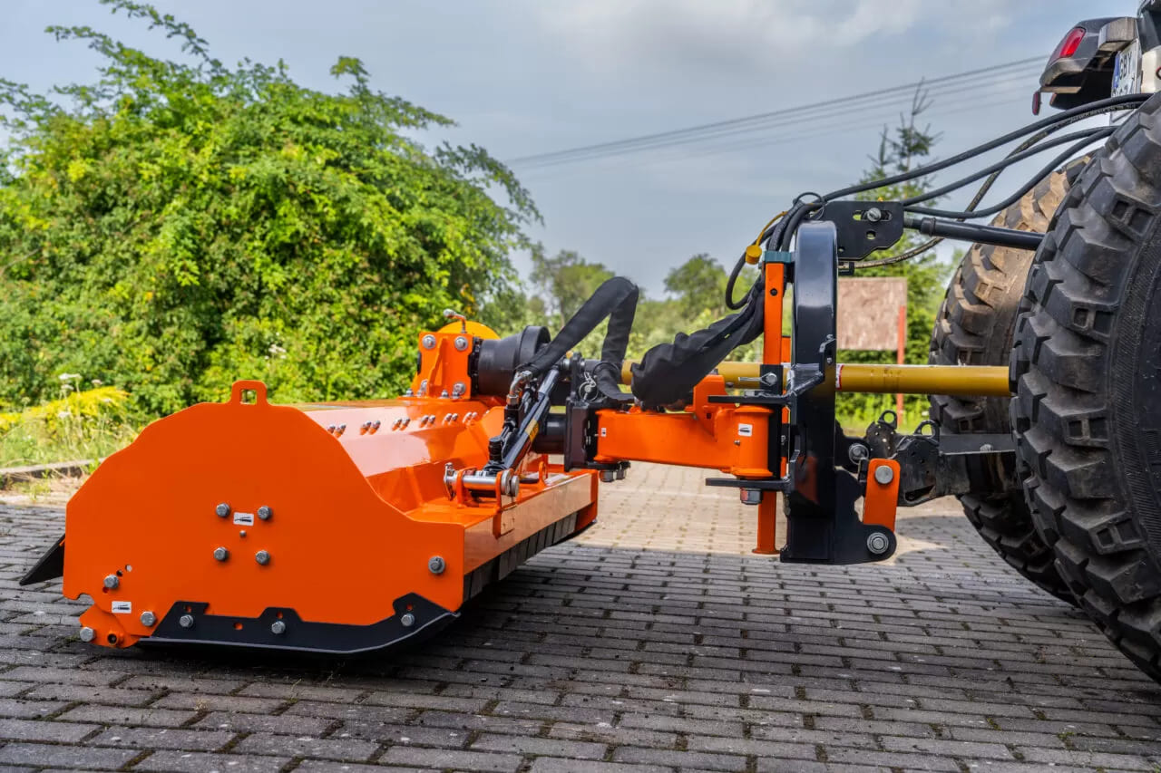 Vue complète du broyeur d'accotement EVO